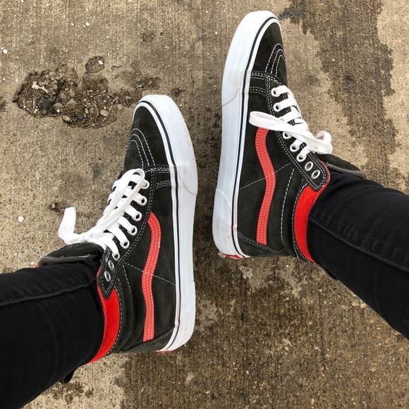 Meet your Posher, Sarah - Picture 1 of 1